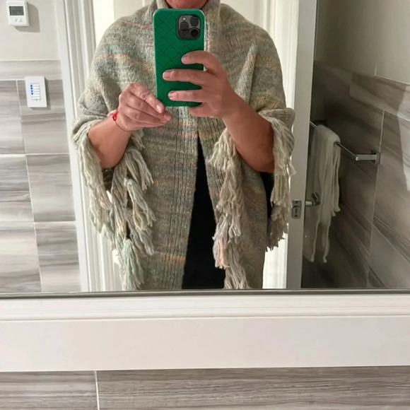 LoveShackFancy Fresca Autumn Winter Shawl - Picture 6 of 8